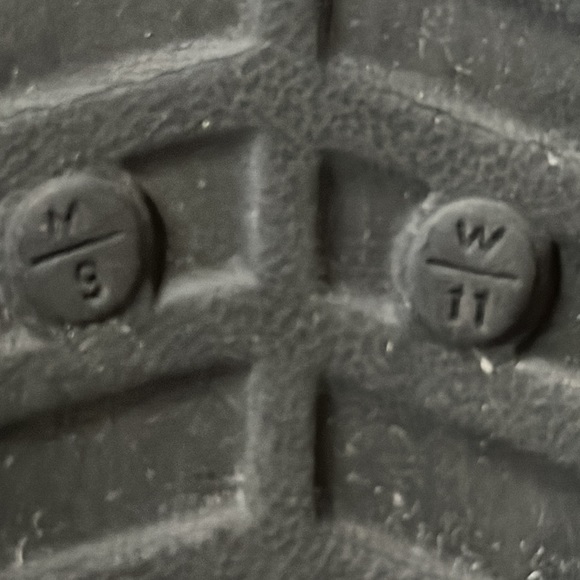 Crocs Classic Lined Clogs, 9M/11W - Picture 7 of 7